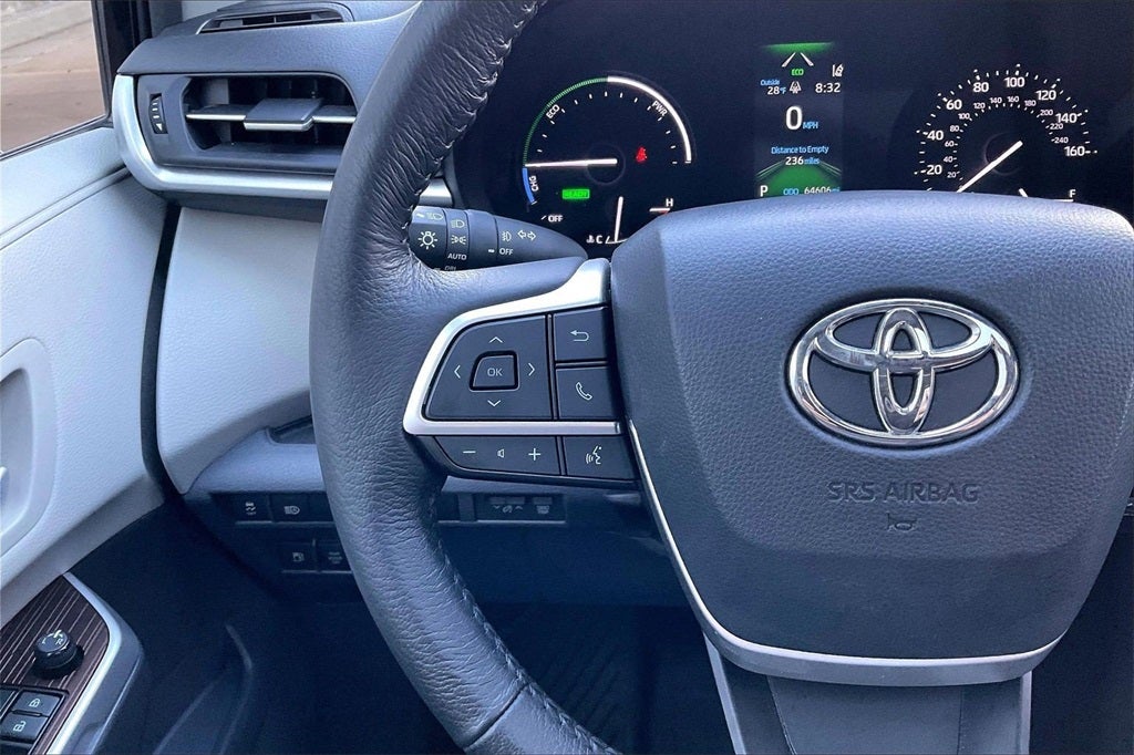 2022 Toyota Sienna XLE 8 Passenger