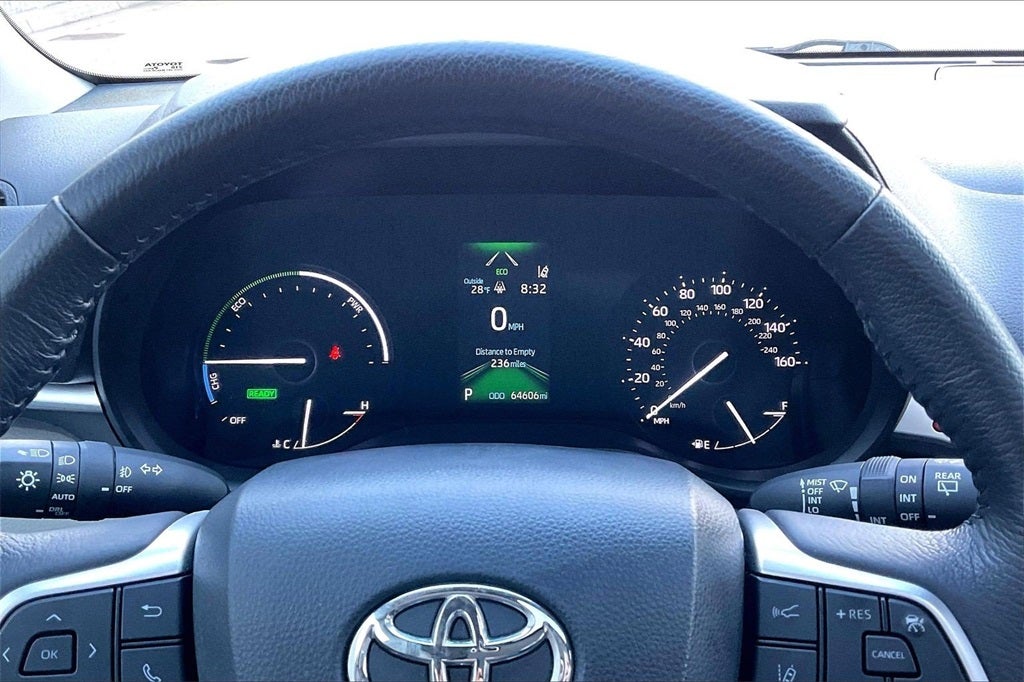 2022 Toyota Sienna XLE 8 Passenger