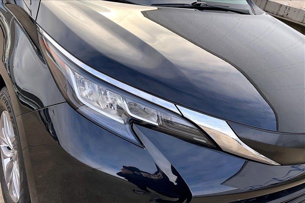 2022 Toyota Sienna XLE 8 Passenger