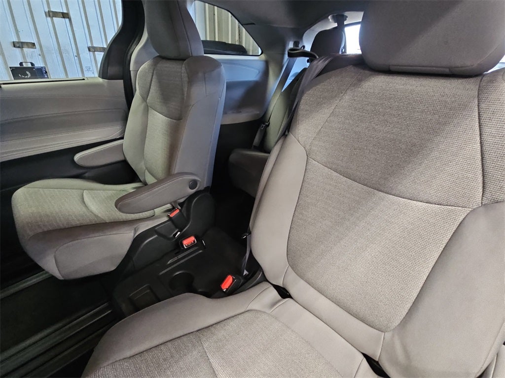 2024 Toyota Sienna LE 8 Passenger