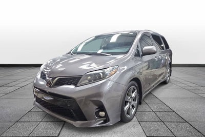 2018 Toyota Sienna SE 8 Passenger