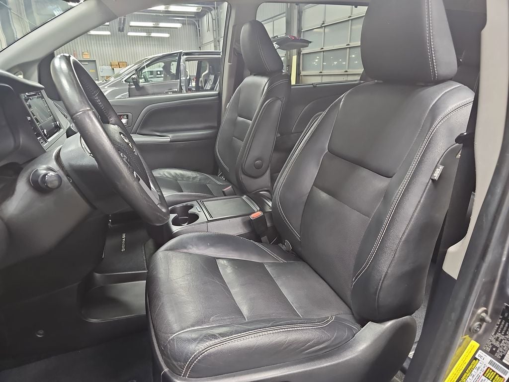2018 Toyota Sienna SE 8 Passenger