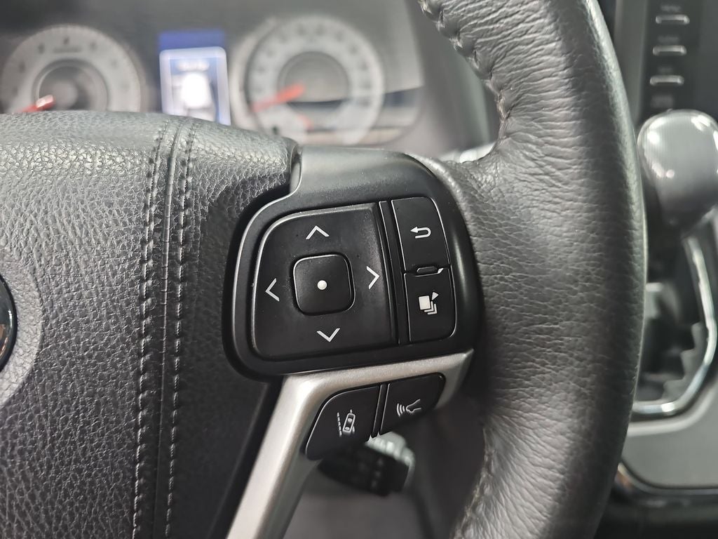 2018 Toyota Sienna SE 8 Passenger