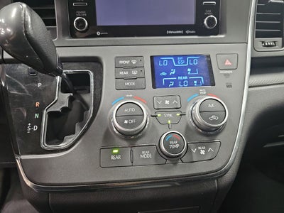 2018 Toyota Sienna SE 8 Passenger