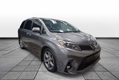 2018 Toyota Sienna SE 8 Passenger