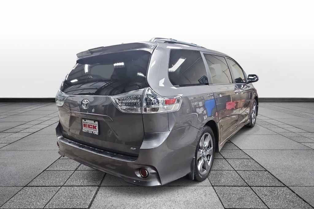 2018 Toyota Sienna SE 8 Passenger