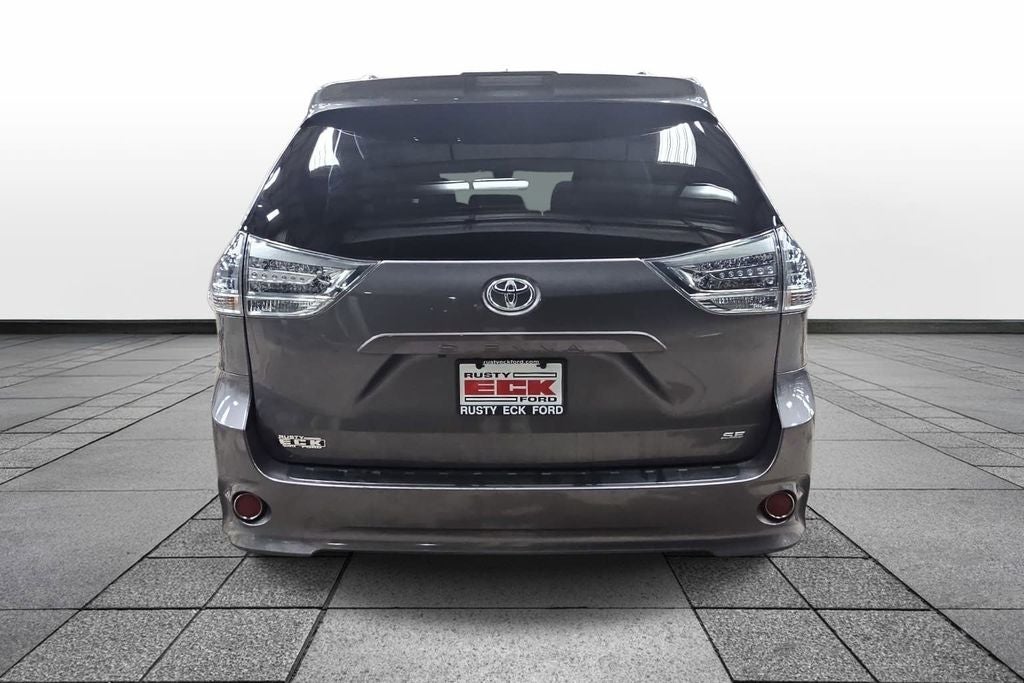 2018 Toyota Sienna SE 8 Passenger