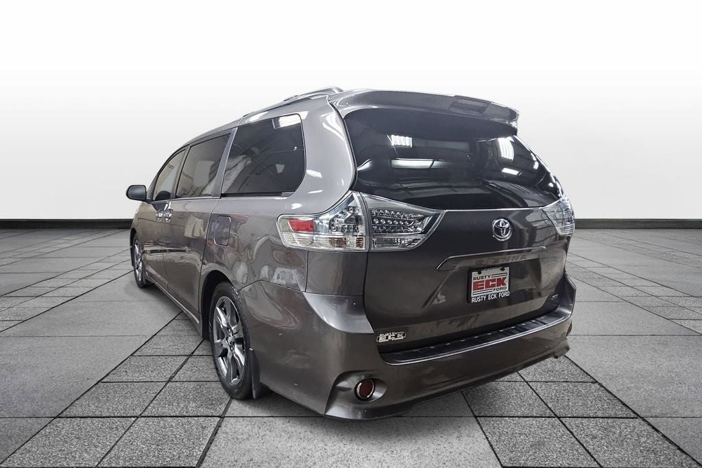 2018 Toyota Sienna SE 8 Passenger
