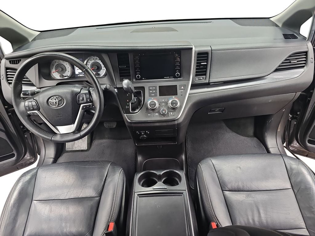 2018 Toyota Sienna SE 8 Passenger