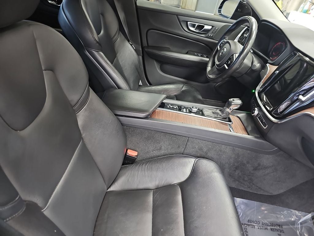 2021 Volvo S60 T6 Momentum