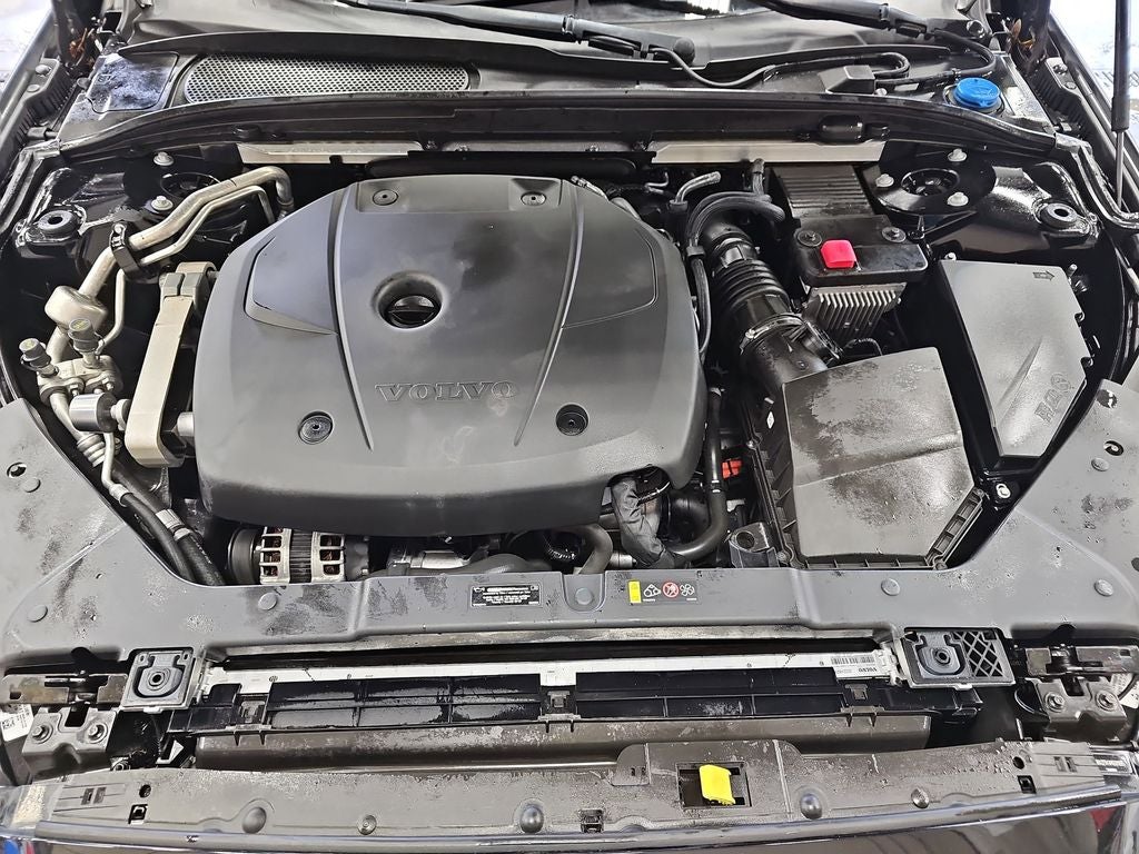 2021 Volvo S60 T6 Momentum