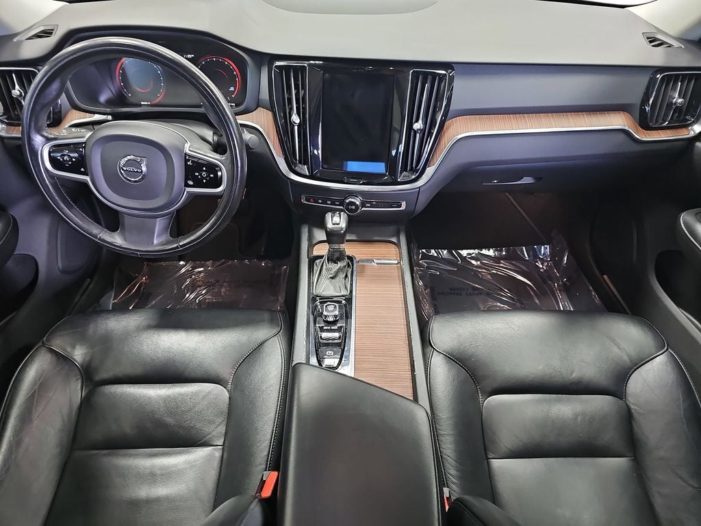 2021 Volvo S60 T6 Momentum